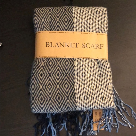 Accessories - Brand New Blanket Scarf